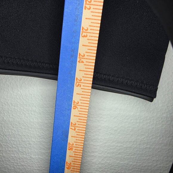 Gold Fin Women’s Black Wetsuit Set – Long Sleeve Top & Shortie Bottoms - Picture 12 of 16